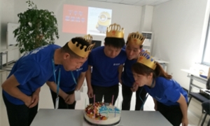 濃情家文化，恩情暖人心——中岳店舉辦第三季度員工生日會(huì)